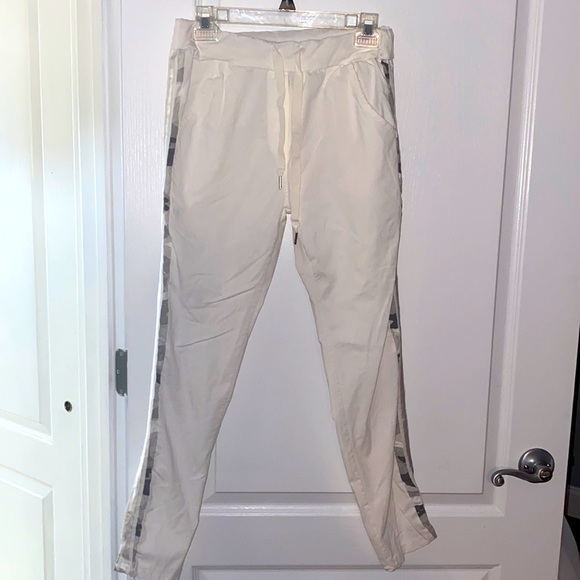 camo strips on side, loose flowy - Picture 1 of 1